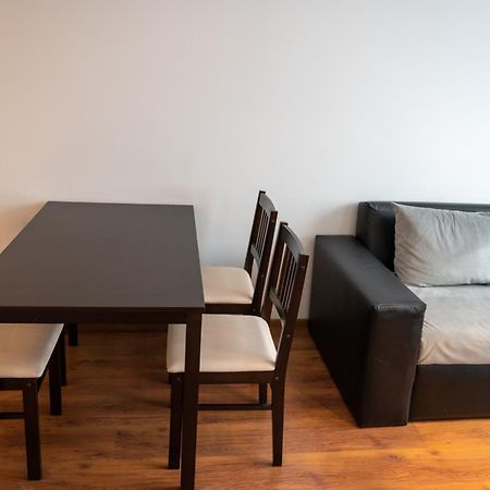 Sunny 1Bdr Apartment Near Center โซเฟีย ภายนอก รูปภาพ