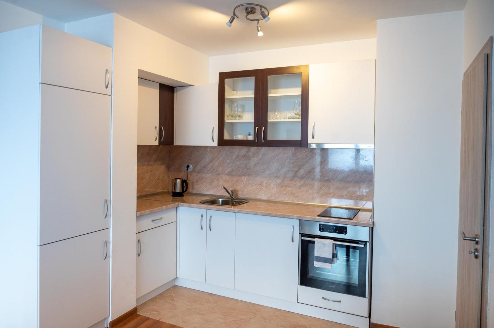 Sunny 1Bdr Apartment Near Center โซเฟีย ภายนอก รูปภาพ