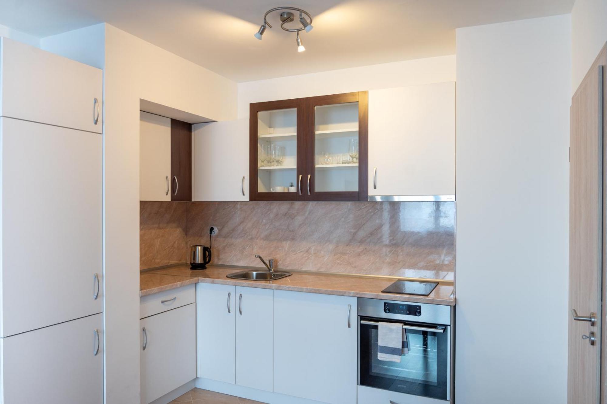 Sunny 1Bdr Apartment Near Center โซเฟีย ภายนอก รูปภาพ