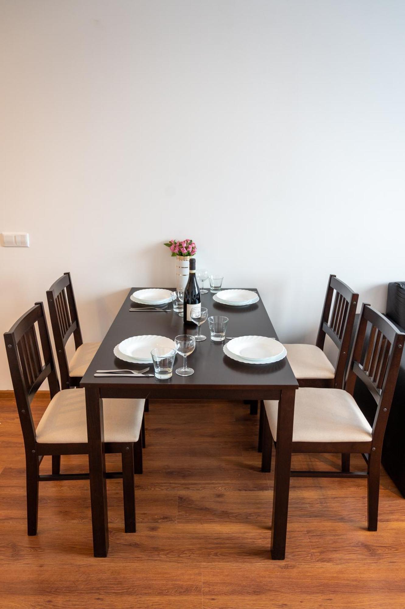 Sunny 1Bdr Apartment Near Center โซเฟีย ภายนอก รูปภาพ
